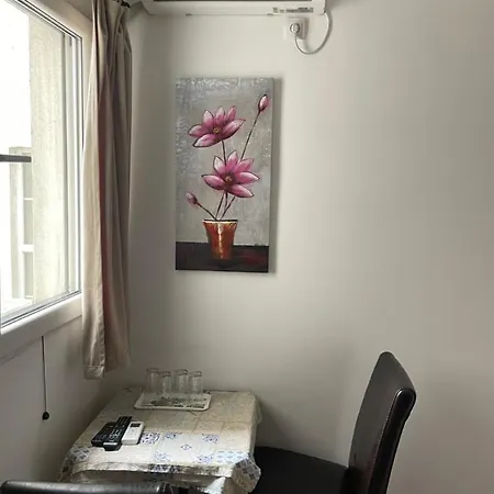 Apartment And Left River